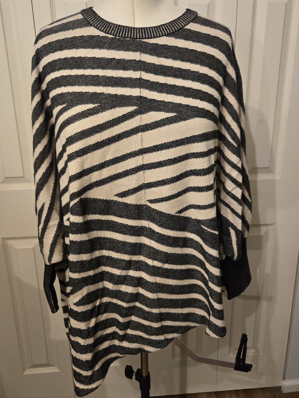 MING WANG Sweater Size XL